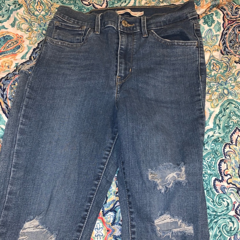 levi’s distressed high waisted jeggings